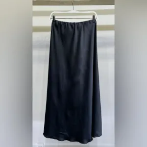 (3390-GRY) SOLID SILKY MAXI SKIRT