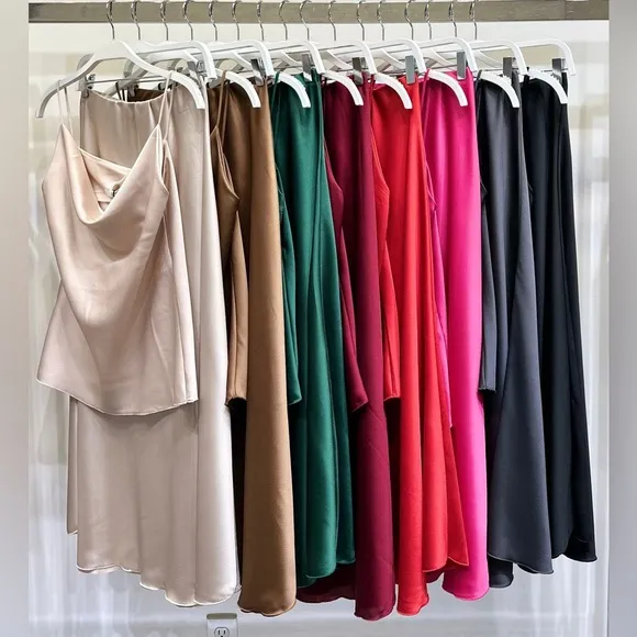(3390-GRY) SOLID SILKY MAXI SKIRT