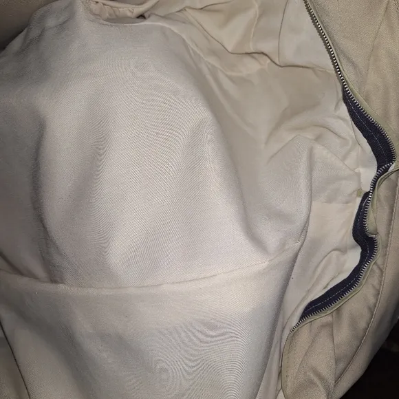 A London Fog ladie's trench coat in a size 10R. Pre-loved in good condition.
