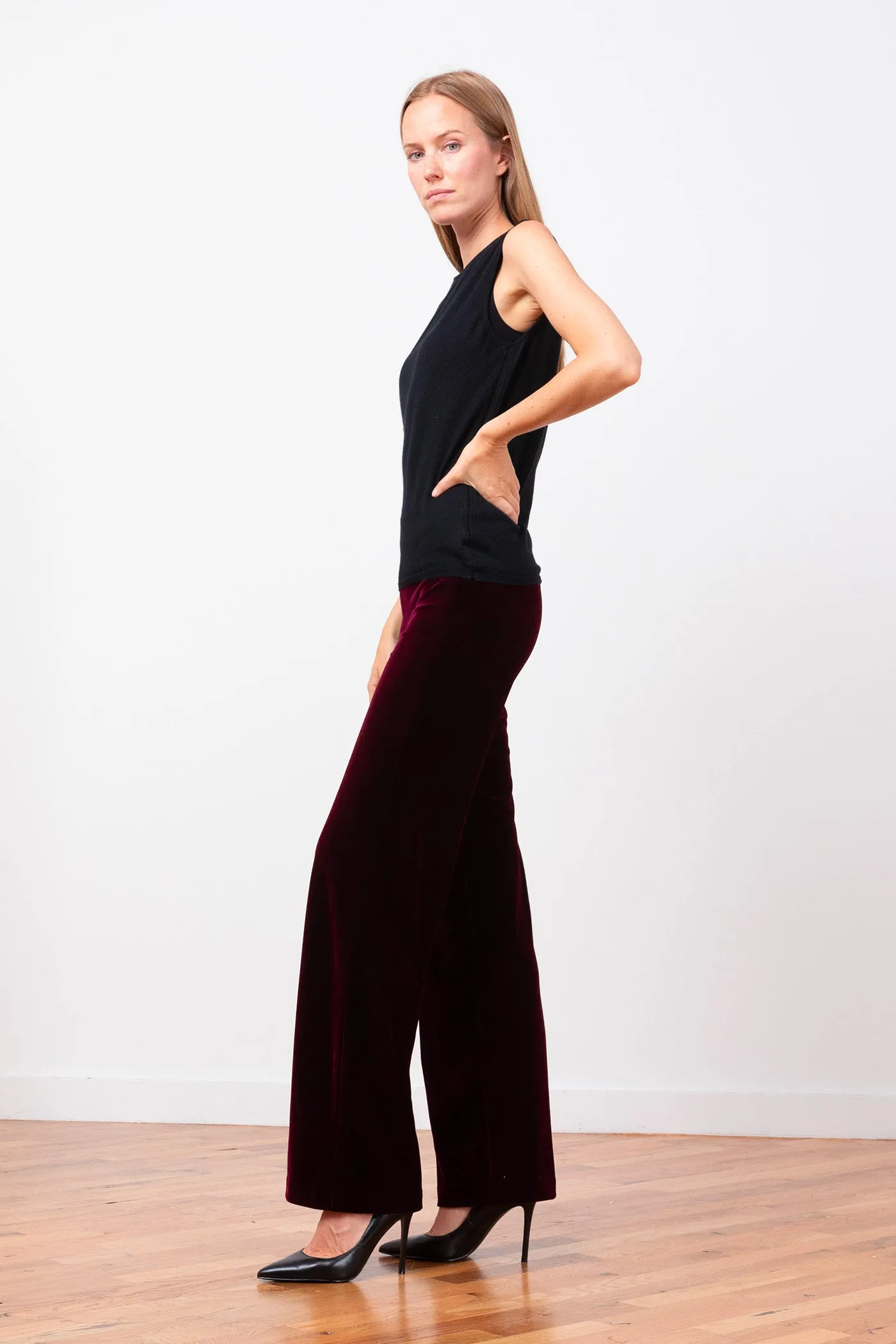 FLAVIA Velvet Burgundy
