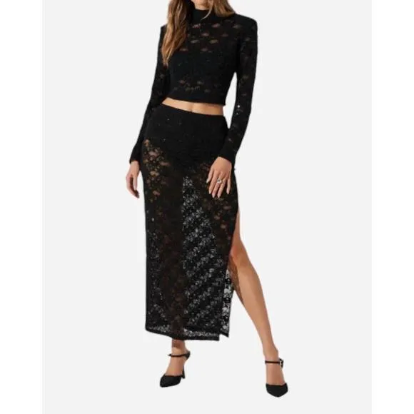 NEW ASTR roux skirt in black