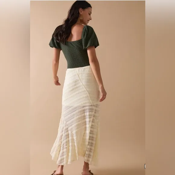 New Francesca’s Amy Crochet Elegant Draped Hem Cream Maxi Skirt
