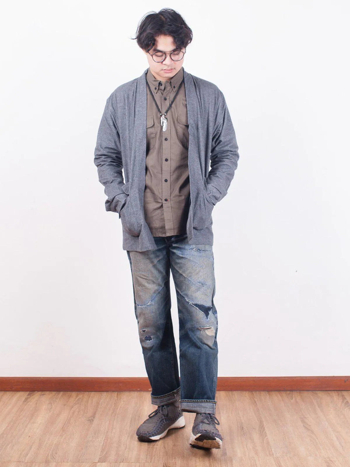 Qutn Throw On IV Charcoal Flannel