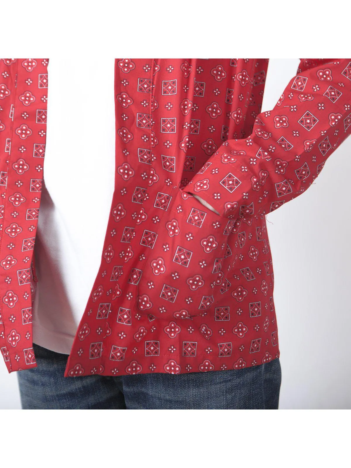 Qutn Throw On Red Bandana