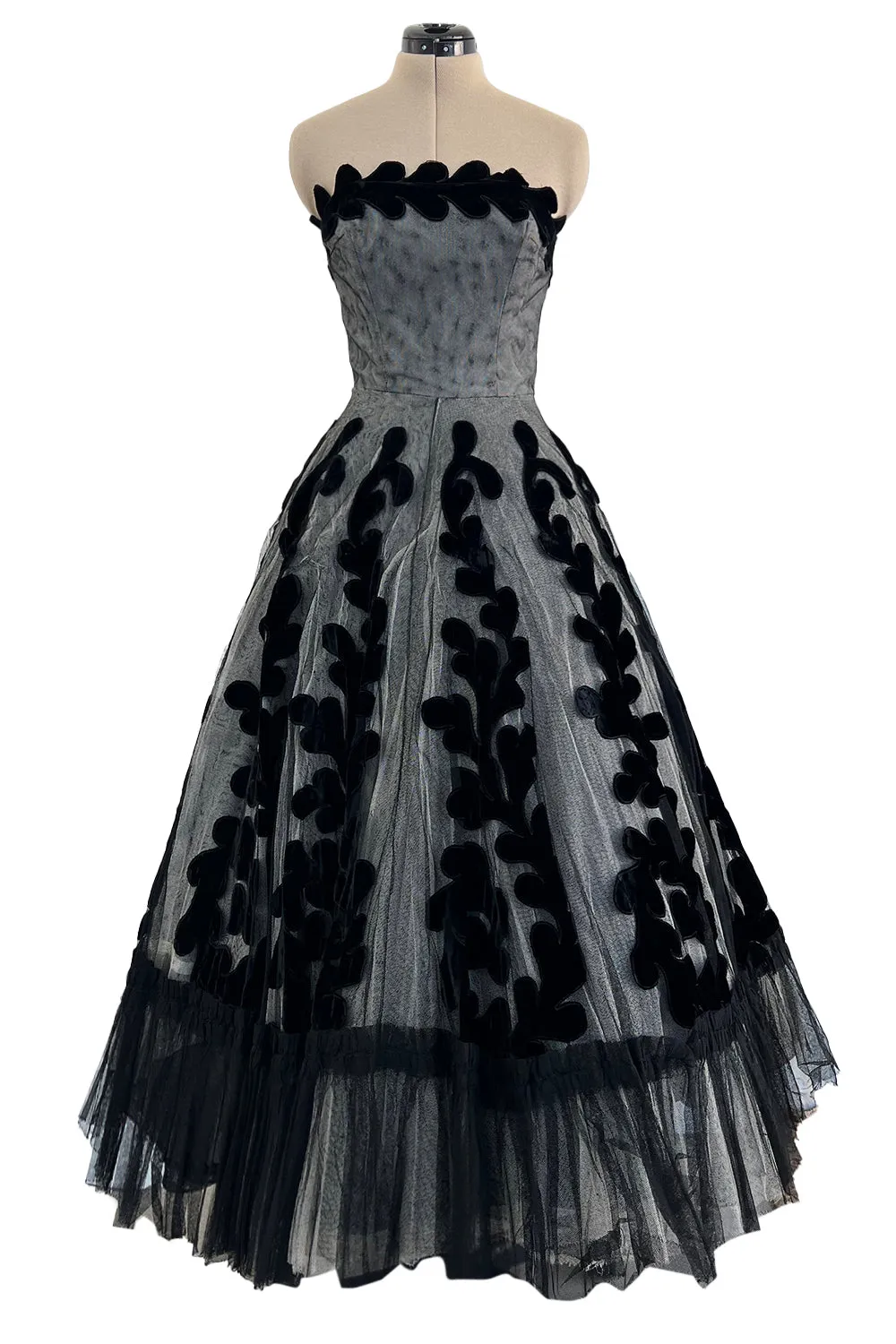 Unlabeled Haute Couture Late 1940s Early 1950s Net & Velvet Dress