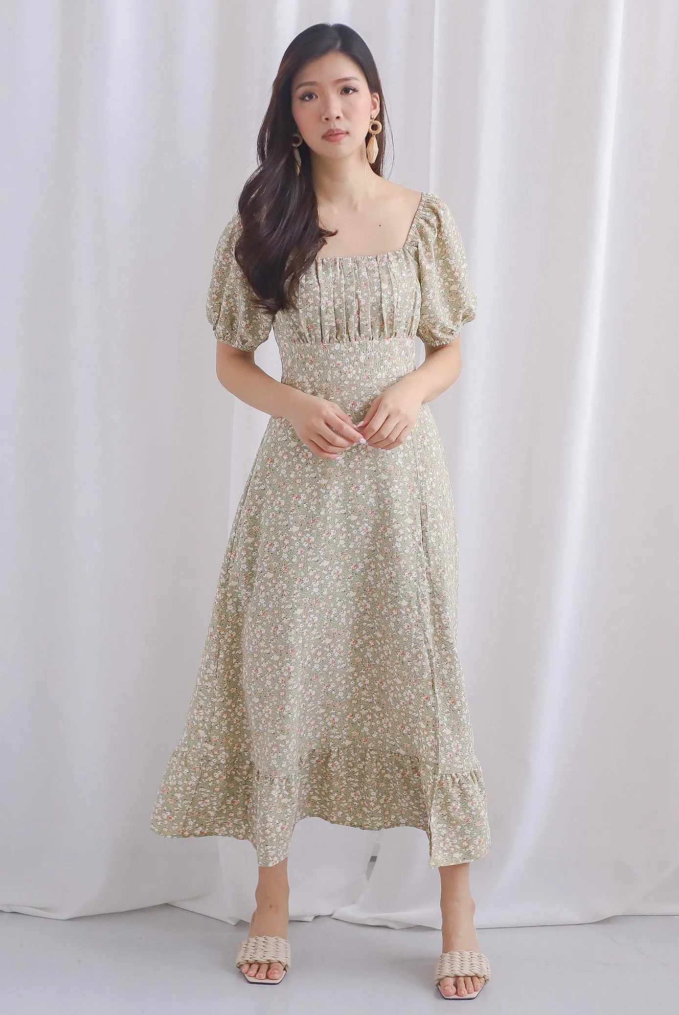 Vandelia Puffy Sleeve Ruched Maxi Dress In Sage Floral