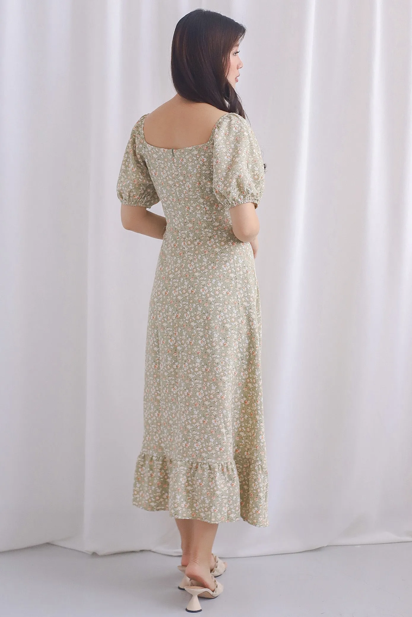 Vandelia Puffy Sleeve Ruched Maxi Dress In Sage Floral