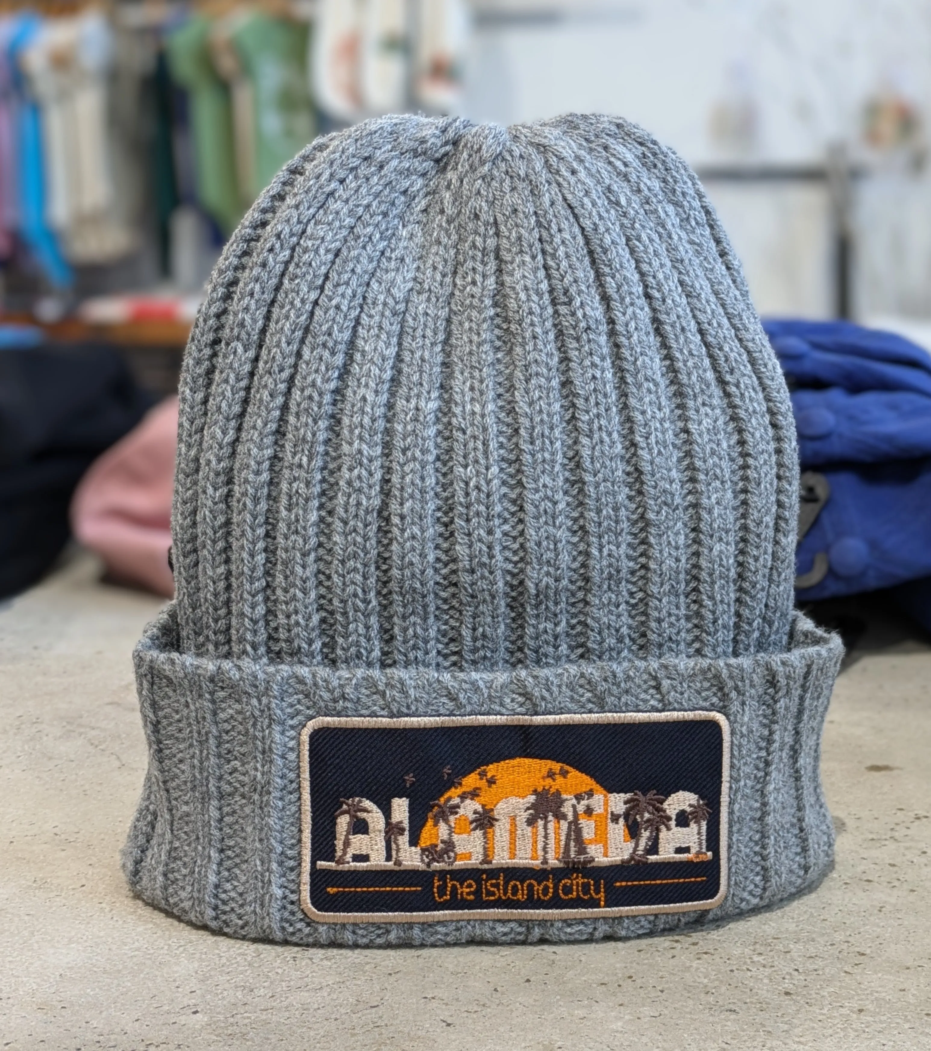 WKND EVERYDAY SILHOUETTE PATCH CHUNKY KNIT BEANIE